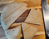 A picture of step 2 of Chilaquiles Rojos.