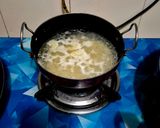 A picture of step 1 of White Sauce Pasta.