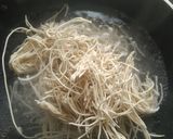 A picture of step 1 of Veg Hakka noodles.