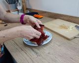 A picture of step 1 of Huevos en Salmorejo (Castile and León).