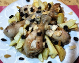 Foto del paso 10 de la receta: Muslos de pollo estofados con almendras, arándanos y pasas