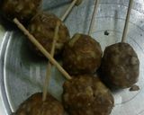 A picture of step 4 of Dry fruit chocolate lollipops.
