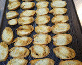 Foto del paso 1 de la receta: Canapés con base de pan de campo casero