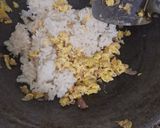 Foto langkah ke 4 dari resep Nasi Goreng Putih.