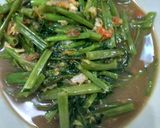 Foto langkah ke 5 dari resep Tumis kangkung terasi saos tiram.