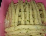 Foto langkah ke 4 dari resep Stik Kentang campur Bayam.