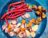 Foto langkah ke 1 dari resep Tomyam Patin Sederhana.
