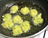 A picture of step 4 of Methi Na Gota.