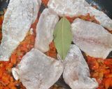 Foto del paso 4 de la receta: Merluza en salsa de la Charo