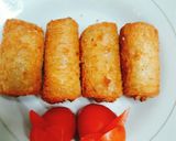 Hình bước làm 2 của món Chả giò làm từ bánh mì sandwich