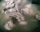 Foto langkah ke 2 dari resep Sop Ayam Bawang Putih.