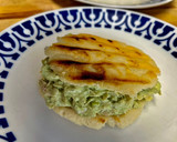 Foto del paso 6 de la receta: Arepa colombiana con aguacate y bonito