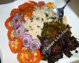 A picture of step 4 of Dambun shinkafa with spinach sauce.