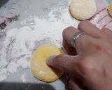 Foto langkah ke 5 dari resep Donat Labu maizena frozen.