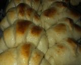 Foto del paso 5 de la receta: Medialunas de manteca🥐