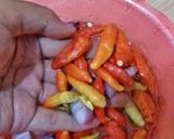Foto langkah ke 1 dari resep Sambal Bawang Pedas.