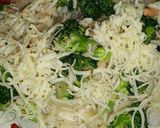 Foto langkah ke 4 dari resep Fettuccine with shrimp and broccoli.