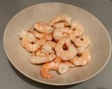 Foto del paso 1 de la receta: Tom Kha Goong (ต้มยำกุ้ง) (Sopa picante Thai con gambas)