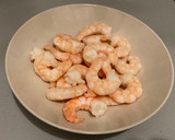 Foto del paso 1 de la receta: Tom Kha Goong (ต้มยำกุ้ง) (Sopa picante Thai con gambas)