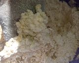 A picture of step 5 of Fried fish bread.