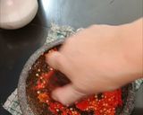 Foto langkah ke 2 dari resep Sambel Tempong Tomat Ranti.