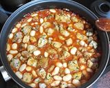 Foto del paso 6 de la receta: Guiso de judiones con cochino y alcachofas fritas