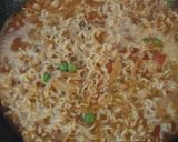 A picture of step 3 of Yippee noodles.