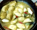 รูปขั้นตอนการทำที่ 6 ของ แกงเขียวหวานลูกชิ้นไก่ยัดใส้ไข่นกกระทา