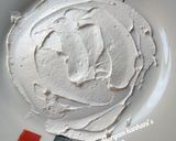A picture of step 10 of Chocolate cake with whip cream.