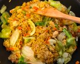 A picture of step 4 of Spicy fried rice with lettuce 🥬.