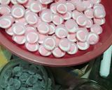 Foto langkah ke 4 dari resep Coklat Cup Yupi.