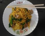 Foto langkah ke 4 dari resep Mie Goreng Ekonomis.