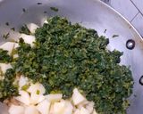 A picture of step 7 of Aloo palak.