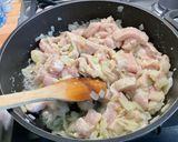Une image de l'étape 10 de Poulet aux carottes, épices et lait de coco.