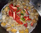 Foto langkah ke 4 dari resep Tumis oncom.