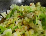 A picture of step 3 of Patta gobhi matar.