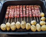 Foto del paso 3 de la receta: Pinchos de cordero con papas al horno