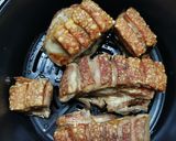 รูปขั้นตอนการทำที่ 3 ของ หมูกรอบหม้อทอดไร้น้ำมัน