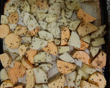 Foto del paso 2 de la receta: Matambre a la pizza con papas y batata al horno