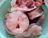 Hình bước làm 1 của món Cá lăng kho tộ