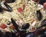 A picture of step 6 of Seafood Linguine.