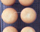 Foto langkah ke 11 dari resep Cupcake Lembut, Kokoh tanpa Emulsifier.