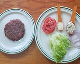 Foto del paso 5 de la receta: Hamburguesa en bollo de coliflor con queso azul a la LuzMa