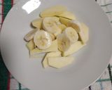 Foto del paso 2 de la receta: Desayuno con queso, miel y frutas