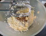 Foto del paso 2 de la receta: Budín de yogur con mantecol y chocolate