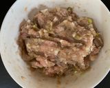 Hình bước làm 1 của món Tôm viên củ sen