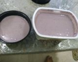 A picture of step 3 of Black current creamy icecream.