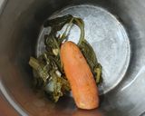 Foto del paso 1 de la receta: Sopa de zanahoria, apio y cebolla