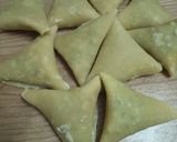 A picture of step 7 of Peas samosas.