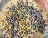 Foto del paso 4 de la receta: Bizcocho de plátano, nueces y chocolate